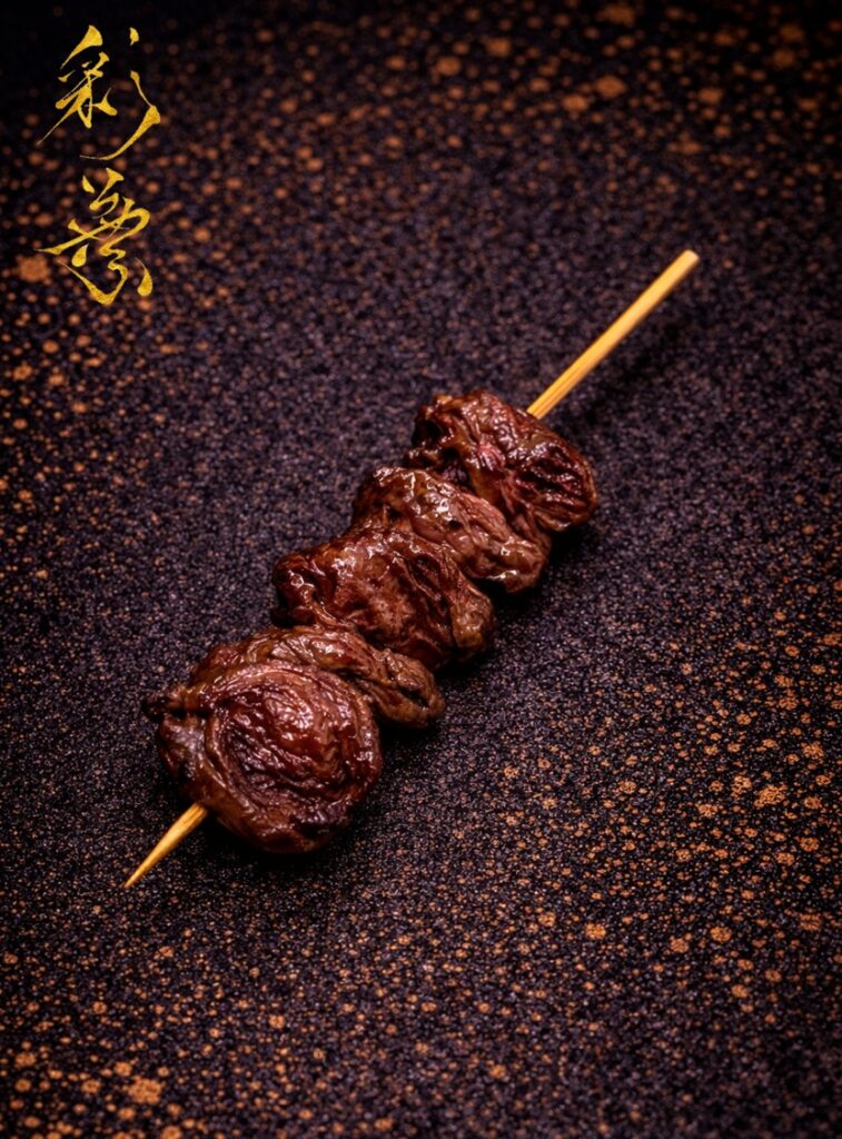 火入れと塩加減にこだわった北海地鶏IIの炭火焼き鳥